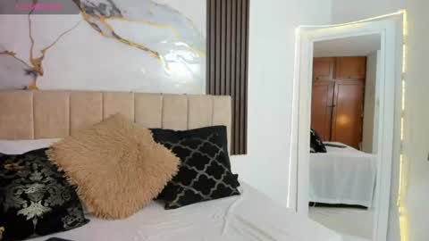 Snapshot of cristalwalker__ chatting on 07-29-26, 11:30 cristal walker online show from 07-29-26, 11:30