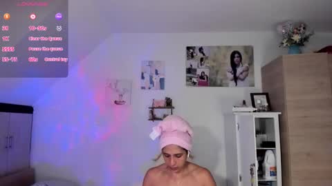 Snapshot of cristamunez chatting on 01-07-26, 01:24 veronika online show from 01-07-26, 01:24