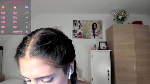 Snapshot of cristamunez chatting on 02-06-26, 03:11 veronika online show from 02-06-26, 03:11