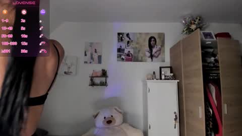 Snapshot of cristamunez chatting on 02-13-26, 03:02 veronika online show from 02-13-26, 03:02