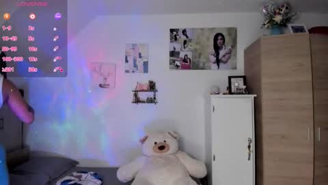 Snapshot of cristamunez chatting on 02-14-26, 03:14 veronika online show from 02-14-26, 03:14