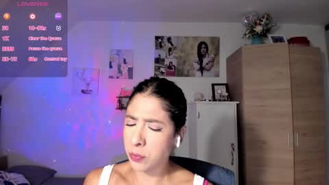 Snapshot of cristamunez chatting on 02-16-26, 02:40 veronika online show from 02-16-26, 02:40