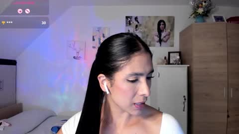Snapshot of cristamunez chatting on 03-08-26, 03:21 veronika online show from 03-08-26, 03:21