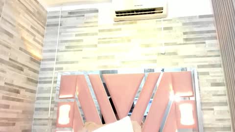 Snapshot of cristhinbrown chatting on 11-16-25, 12:11 cristin online show from 11-16-25, 12:11