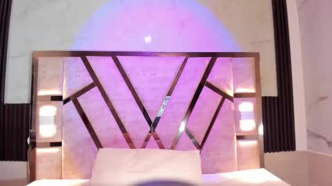 Snapshot of cristhinbrown chatting on 01-18-26, 06:23 cristin online show from 01-18-26, 06:23