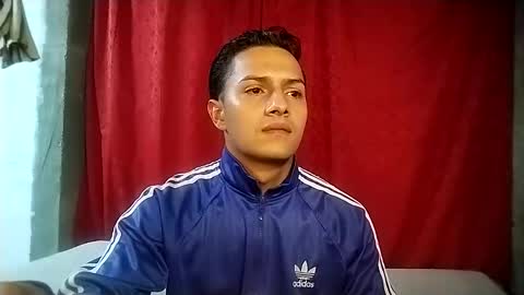Snapshot of cristian_torres10 chatting on 03-04-25, 06:15 Cristian online show from 03-04-25, 06:15