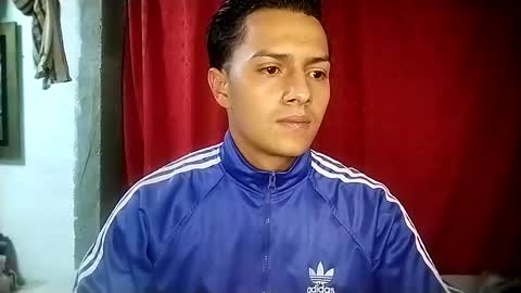 Snapshot of cristian_torres10 chatting on 03-05-25, 08:32 Cristian online show from 03-05-25, 08:32