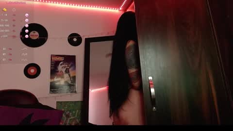 Snapshot of cristin_moon chatting on 02-14-25, 08:37 Christina online show from 02-14-25, 08:37