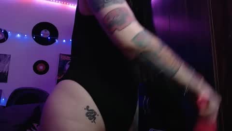 Snapshot of cristin_moon chatting on 03-11-25, 11:04 Christina online show from 03-11-25, 11:04