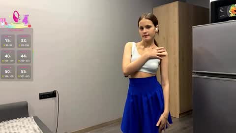 Snapshot of cristinevaissiere chatting on 09-11-25, 04:07 Anne online show from 09-11-25, 04:07