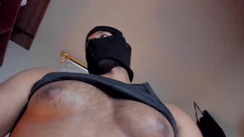 Snapshot of criston_monrrone chatting on 10-18-25, 05:32 Criston online show from 10-18-25, 05:32