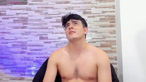 Snapshot of cristopher_russo chatting on 05-15-26, 11:01 CRISTOPHER online show from 05-15-26, 11:01