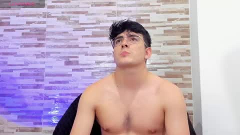 Snapshot of cristopher_russo chatting on 05-16-26, 12:29 CRISTOPHER online show from 05-16-26, 12:29