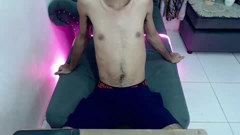 Snapshot of crocodale chatting on 09-20-25, 12:00 crocodale online show from 09-20-25, 12:00