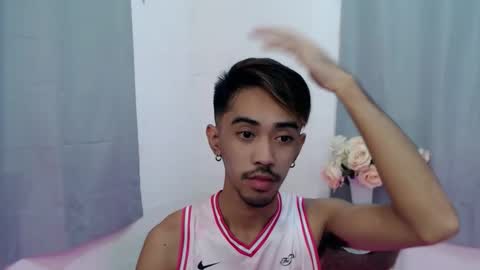 Snapshot of crocodale chatting on 09-25-25, 09:46 crocodale online show from 09-25-25, 09:46