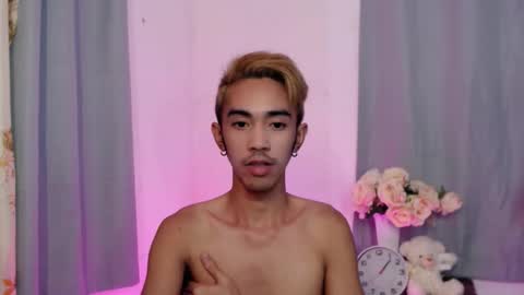 Snapshot of crocodale chatting on 11-02-25, 09:39 crocodale online show from 11-02-25, 09:39