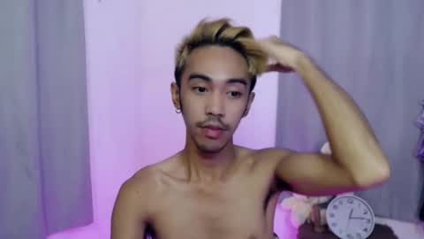 Snapshot of crocodale chatting on 11-25-25, 08:47 crocodale online show from 11-25-25, 08:47