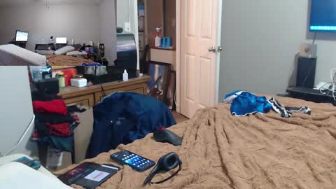 Crownandkat online show from 02-25-26, 06:23