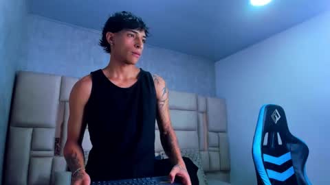 Croy online show from 03-08-26, 06:01