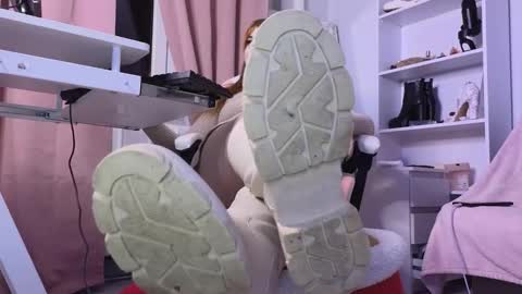 Snapshot of cruel_siren chatting on 01-08-26, 09:17 Cruel Siren online show from 01-08-26, 09:17