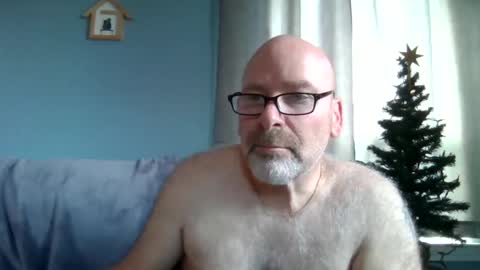Snapshot of cruising_guy chatting on 10-26-25, 12:55 fun guy online show from 10-26-25, 12:55