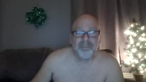 Snapshot of cruising_guy chatting on 03-07-26, 06:21 fun guy online show from 03-07-26, 06:21