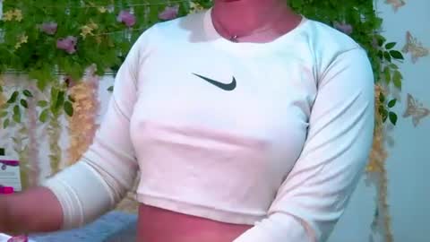 crysrus online show from 06-17-26, 01:52