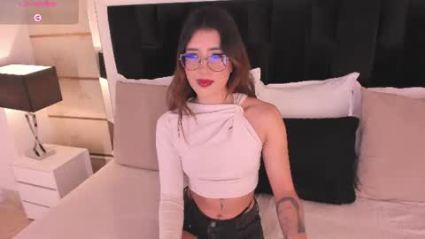 Snapshot of crysta_lrose_ chatting on 08-01-26, 03:39 Crystal Rose online show from 08-01-26, 03:39