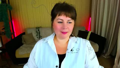 Snapshot of crystaalstaar chatting on 10-19-25, 06:30 Anna online show from 10-19-25, 06:30