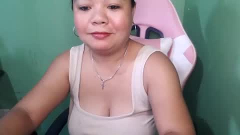 Snapshot of crystal_april chatting on 01-15-26, 01:32 Crys online show from 01-15-26, 01:32