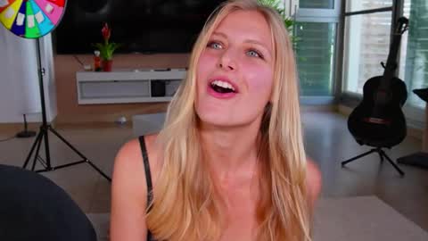 Crystal online show from 02-10-26, 05:06