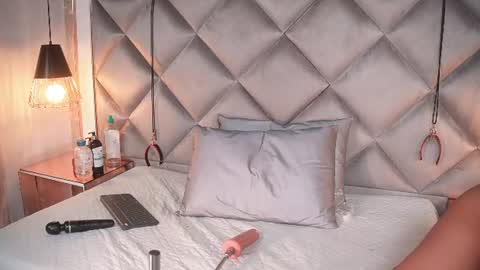 Snapshot of crystal_gilton chatting on 07-28-26, 07:39 crystal_gilton online show from 07-28-26, 07:39
