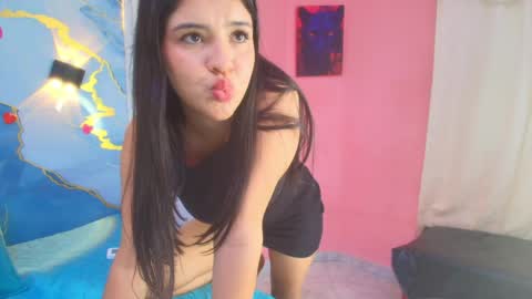 Snapshot of crystal_love08 chatting on 05-01-26, 07:29 crystal online show from 05-01-26, 07:29