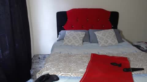 Snapshot of crystal_milkmature chatting on 01-14-26, 06:24 Crystal Milf online show from 01-14-26, 06:24