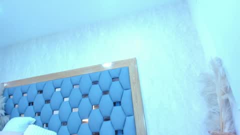 crystal_sm online show from 04-14-26, 03:01