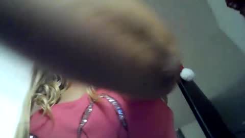 crystalbarbie214 online show from 12-18-25, 09:59