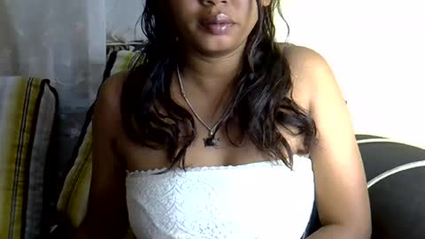 Snapshot of crystalbellax chatting on 06-16-26, 06:38 crystalbellax online show from 06-16-26, 06:38