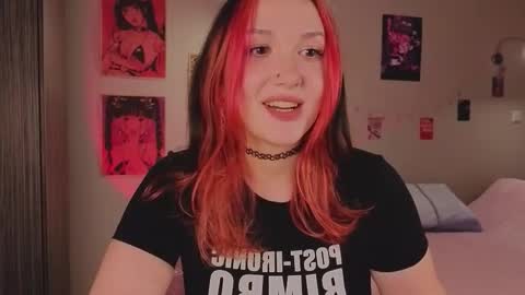 Snapshot of crystalblaze_ chatting on 09-24-25, 08:23 Grace online show from 09-24-25, 08:23