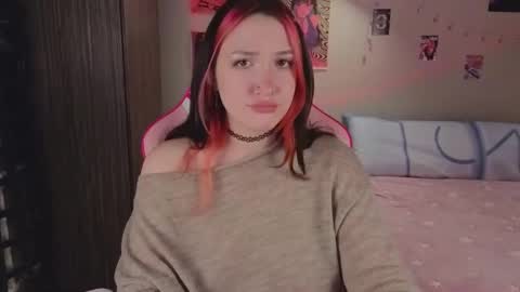 Snapshot of crystalblaze_ chatting on 11-17-25, 08:36 Grace online show from 11-17-25, 08:36