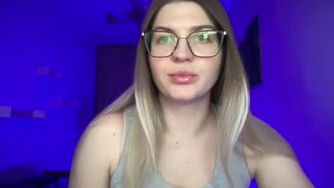 crystalblush01 online show from 04-25-26, 12:30