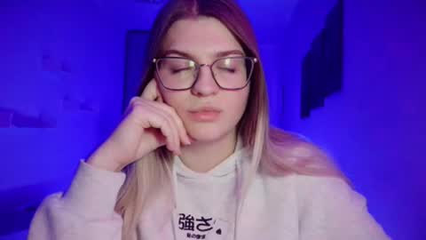 crystalblush01 online show from 04-30-26, 06:36