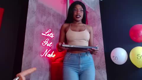 Snapshot of crystalbrooke3x chatting on 12-19-25, 10:39 Crystal online show from 12-19-25, 10:39