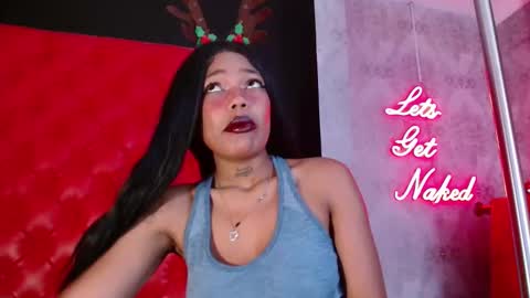 Snapshot of crystalbrooke3x chatting on 12-22-25, 08:39 Crystal online show from 12-22-25, 08:39