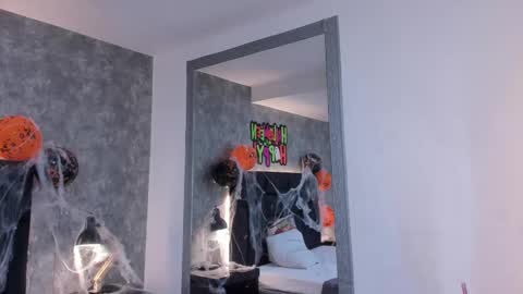 Snapshot of crystaldarliing chatting on 10-22-25, 03:23 Crystal online show from 10-22-25, 03:23