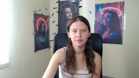 Snapshot of crystalgirl__ chatting on 07-30-26, 06:45 Stella online show from 07-30-26, 06:45