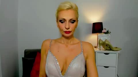 Crsyatal online show from 12-31-24, 02:14