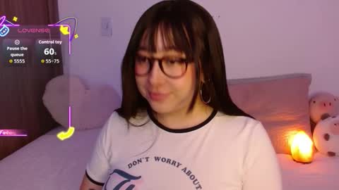 Snapshot of crystalitesq chatting on 09-24-25, 12:47 Olivia online show from 09-24-25, 12:47