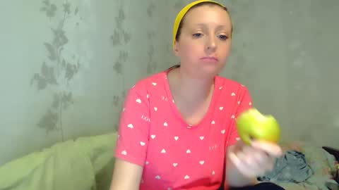 Snapshot of crystallangel chatting on 03-19-26, 05:06 CrystallAngel online show from 03-19-26, 05:06