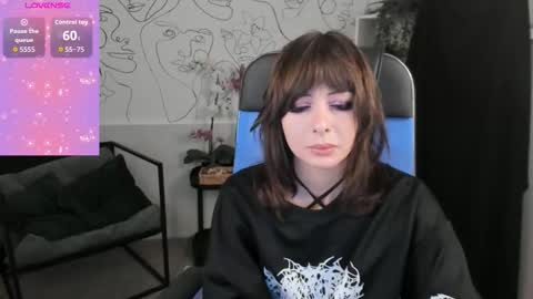 Snapshot of crystallbloom chatting on 09-16-25, 01:50 crystallbloom online show from 09-16-25, 01:50