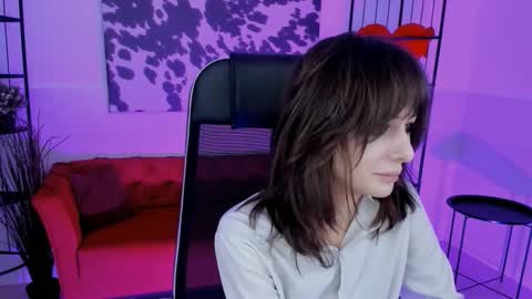 Snapshot of crystallbloom chatting on 10-07-25, 02:31 crystallbloom online show from 10-07-25, 02:31